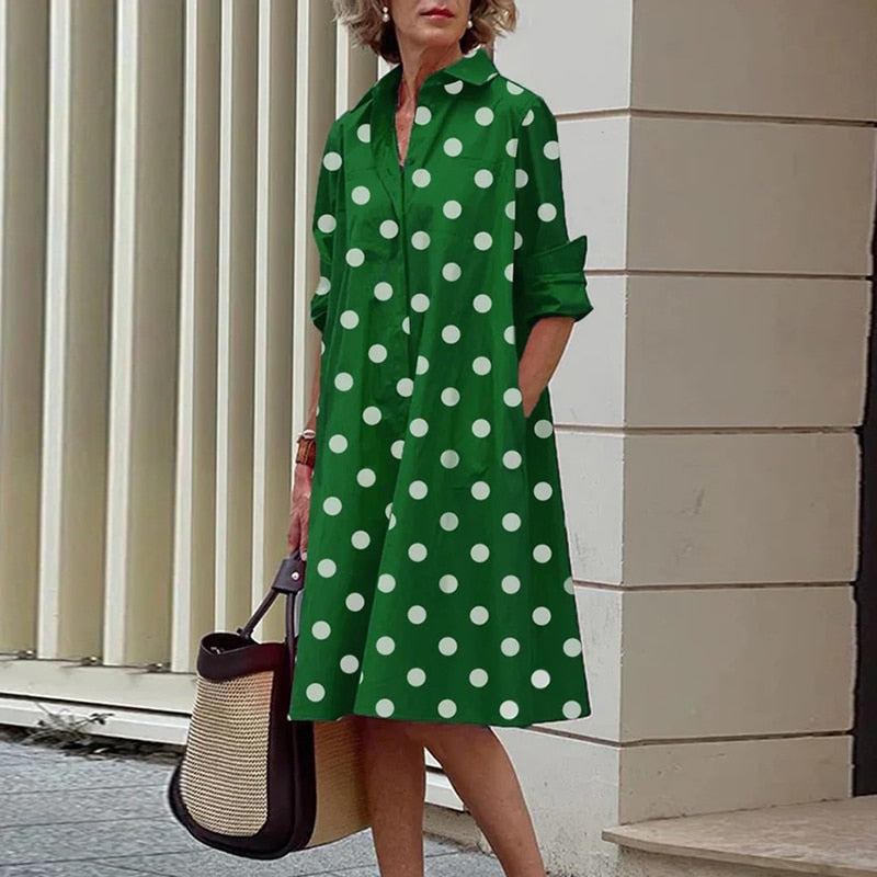 Vestido camisero midi con cuello clásico y bolsillos - Colección 2024
